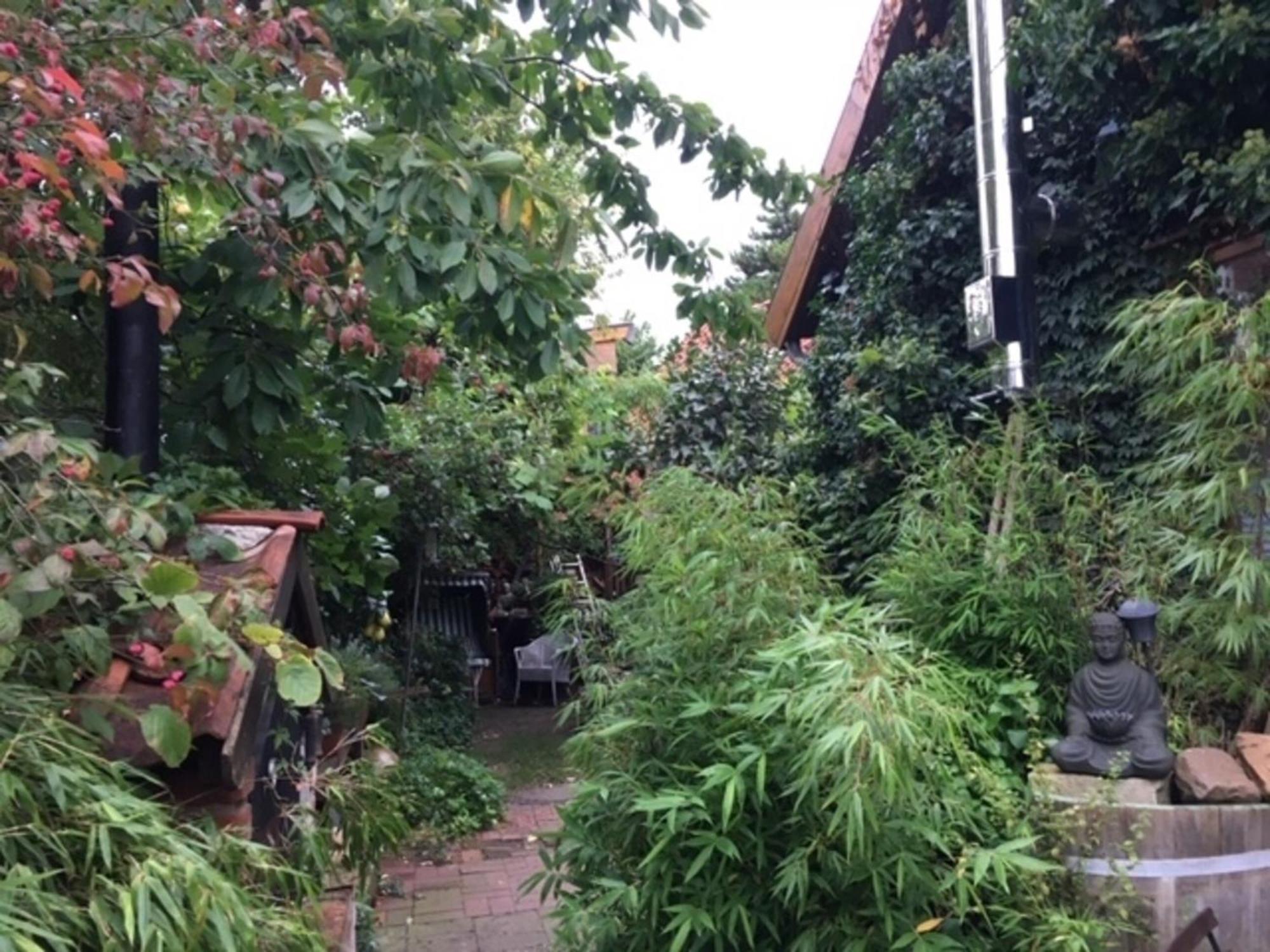 Grosse Hobbithoehle Mit Gemeinschaftsgarten Neustadt am Rübenberge Exterior foto